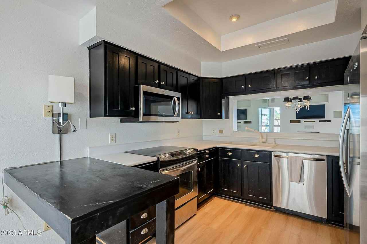 2921 E Keim Dr - Photo 3 of 21