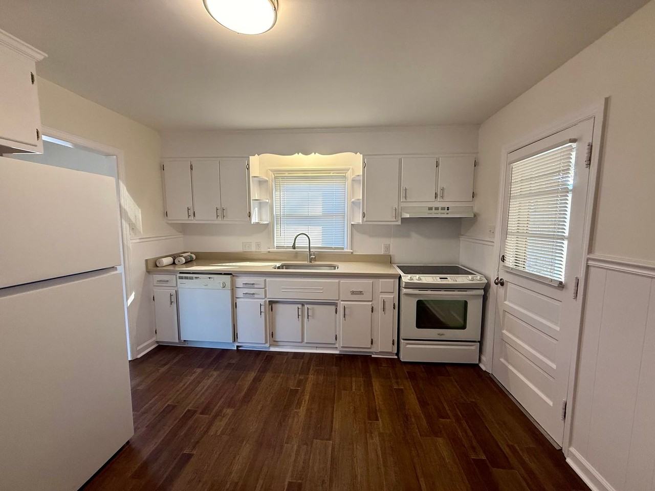 2305 Mckinney Street - Photo 5 of 23