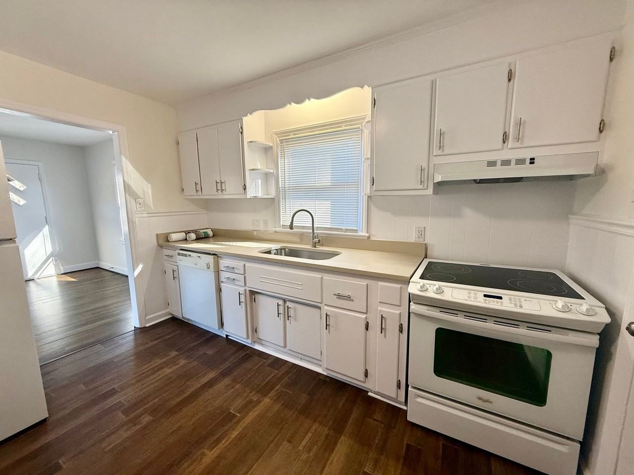 2305 Mckinney Street - Photo 7 of 23