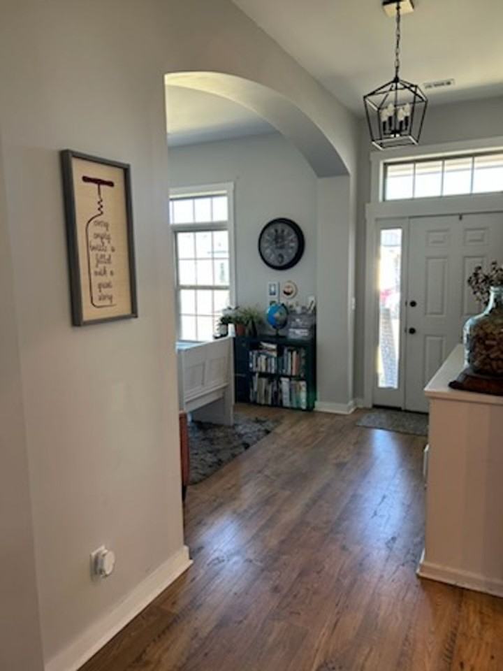 828 Hedgefield Way - Photo 2 of 29