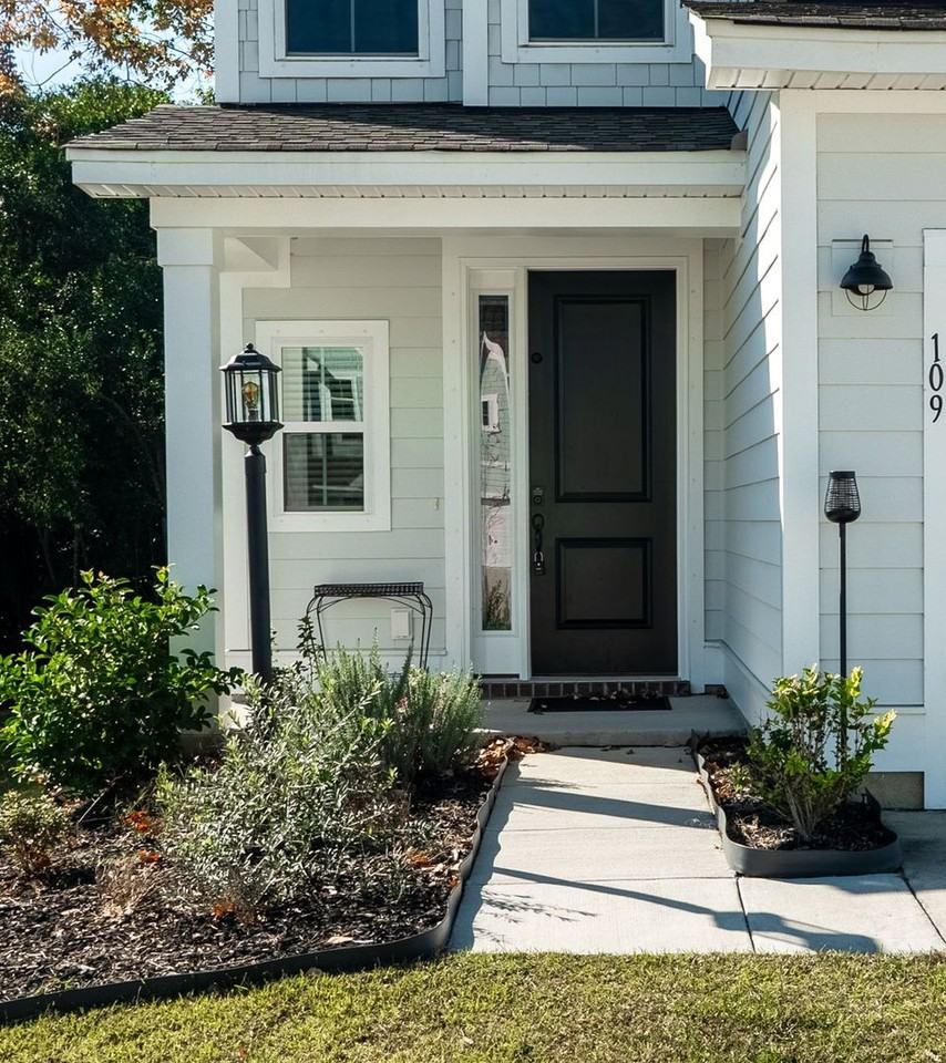 109 Abbey Terrace Rd - Photo 5 of 39