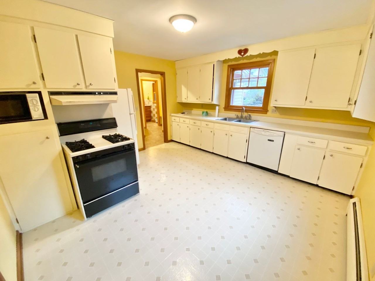 58 Case Pkwy - Photo 6 of 27