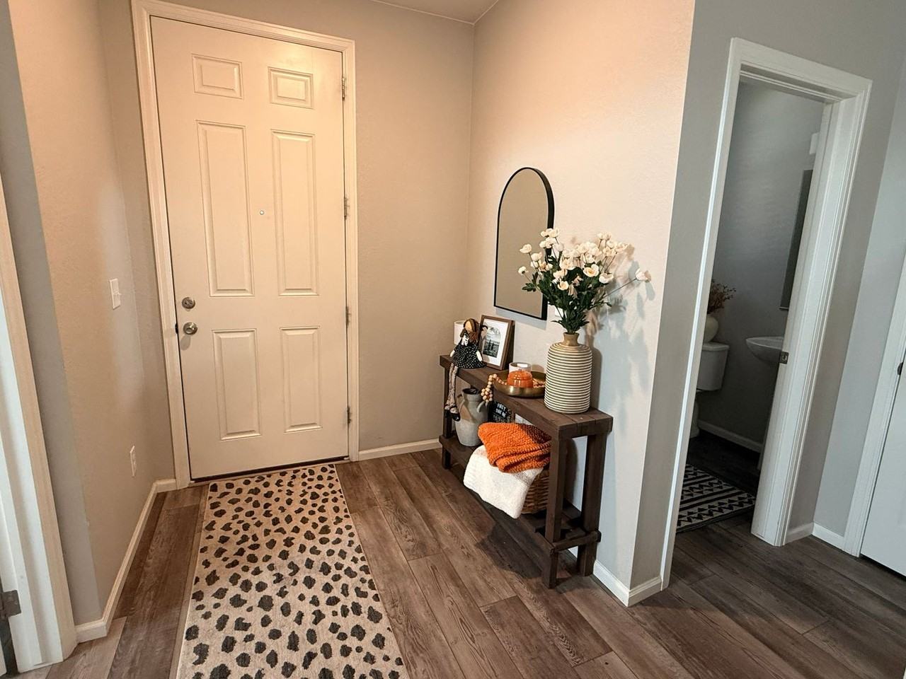 16632 Shoshone St - Photo 5 of 15