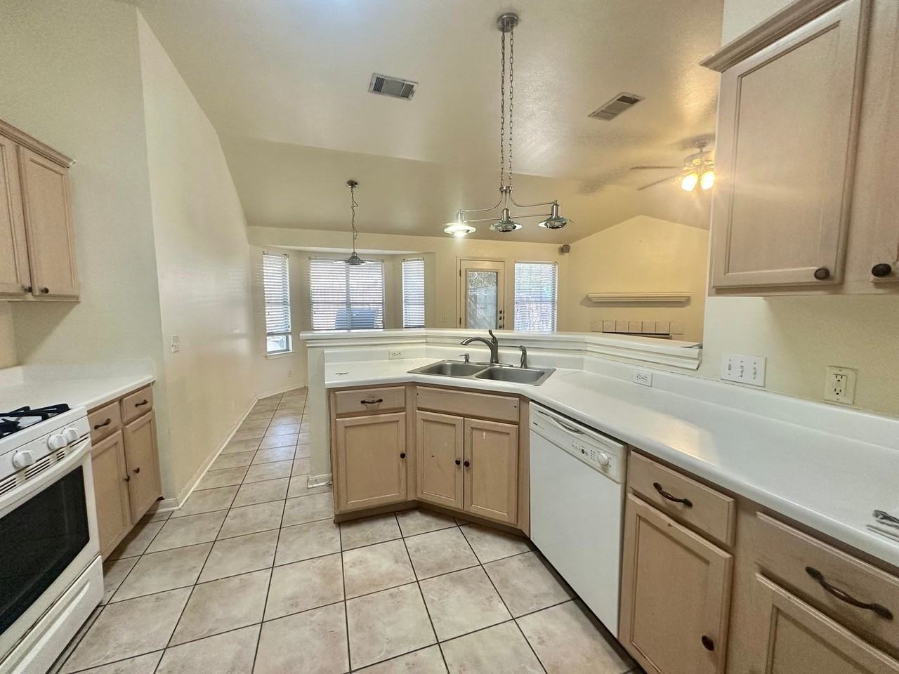 113 Little Lake Rd - Photo 3 of 15