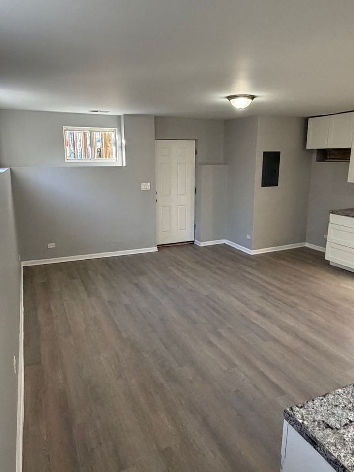 7808 S Greenwood Ave - Photo 3 of 17