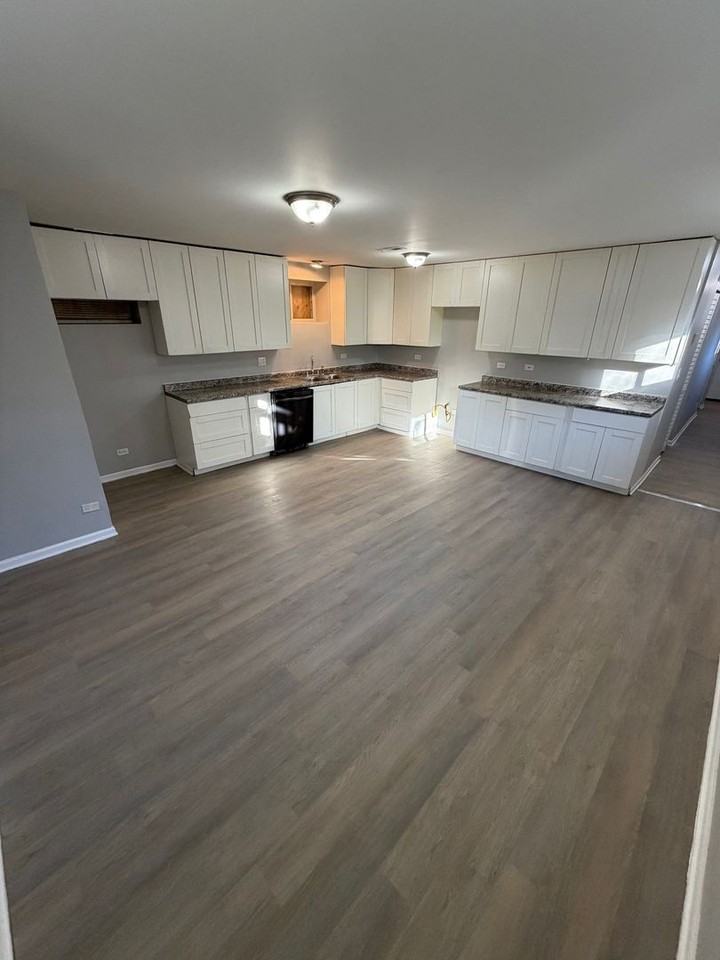 7808 S Greenwood Ave - Photo 6 of 17