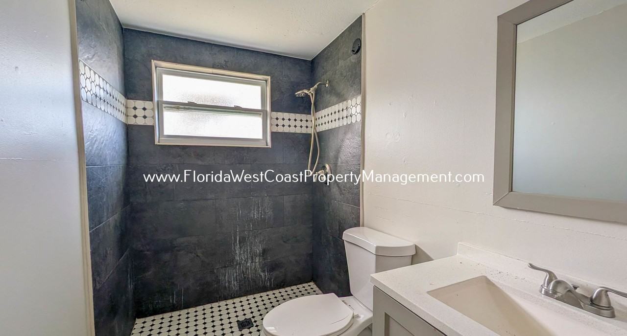 2136 5th St - Photo 6 of 7