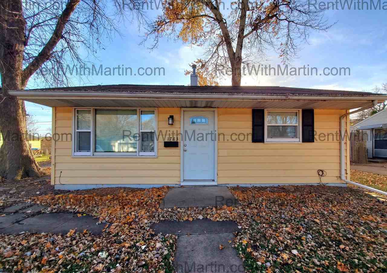 1733 Seneca Avenue - Photo 2 of 14