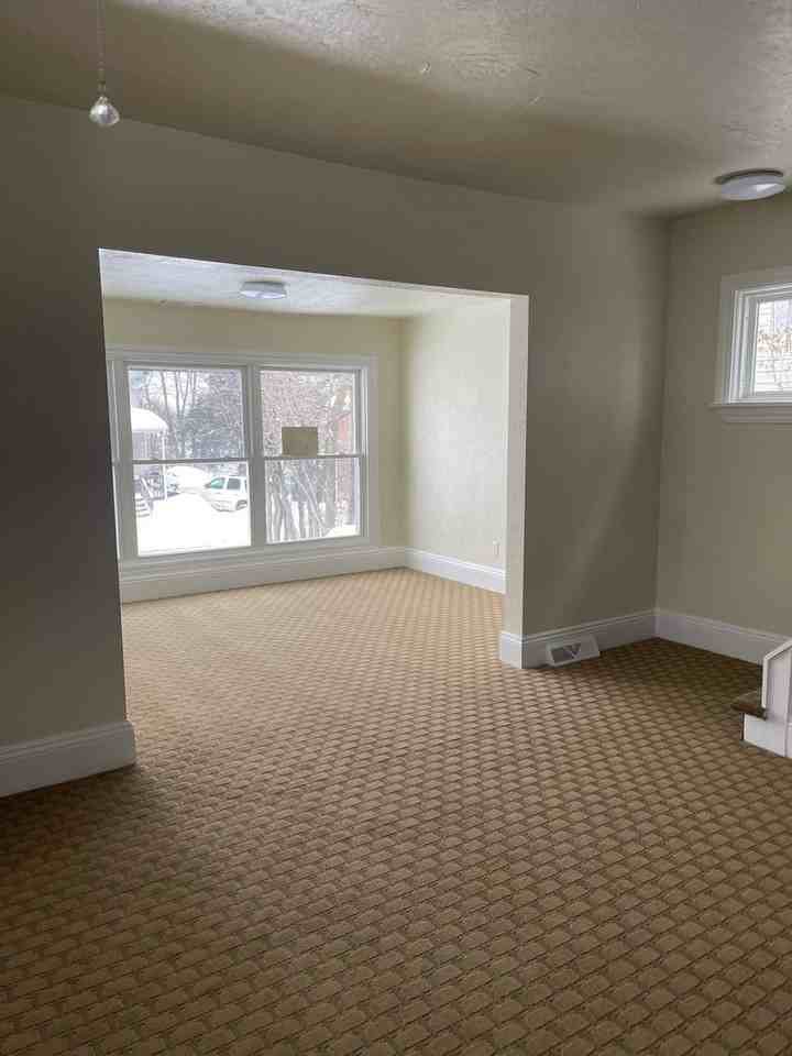 333 E 28th St - Photo 6 of 15