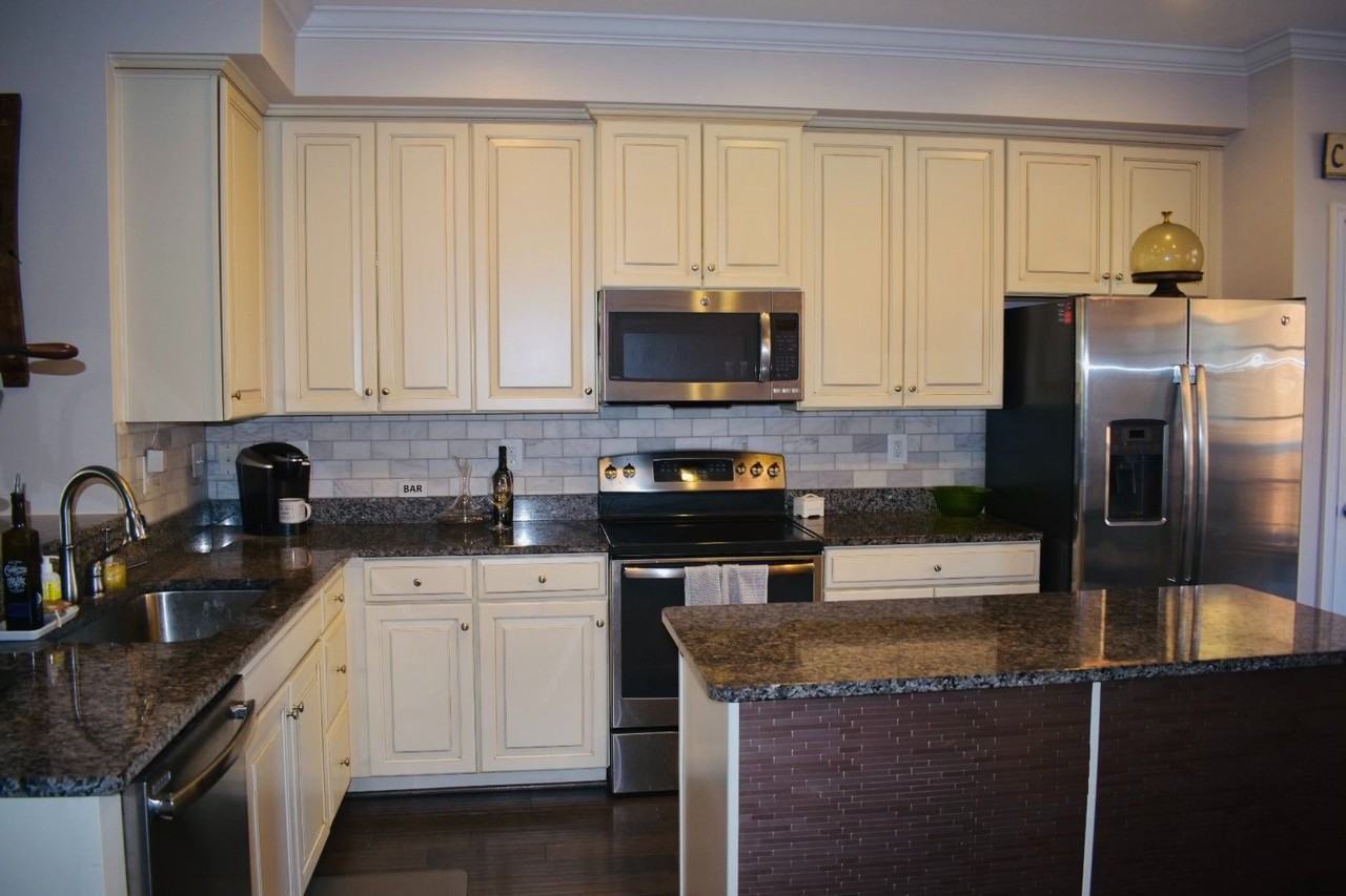 966 S Macon St - Photo 2 of 12