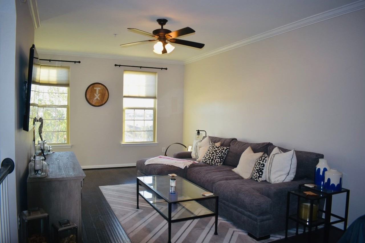 966 S Macon St - Photo 5 of 12