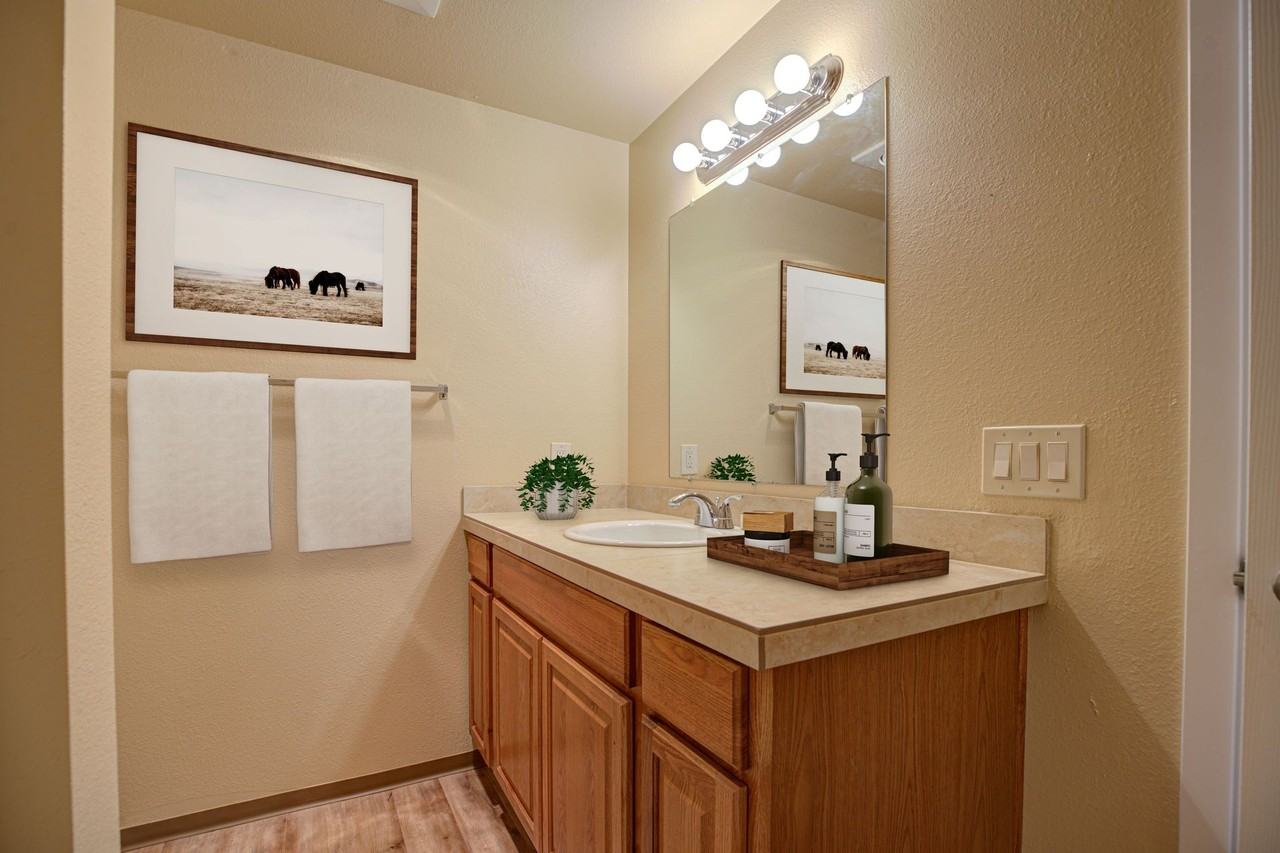 FOX HOLLOW APARTMENTS - Photo 7 of 30