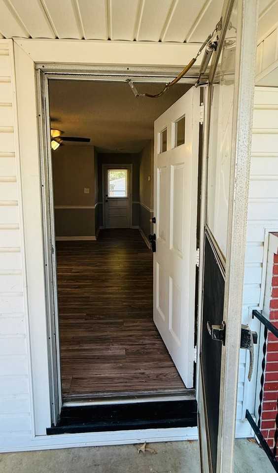 463 Mcrae Dr - Photo 2 of 12