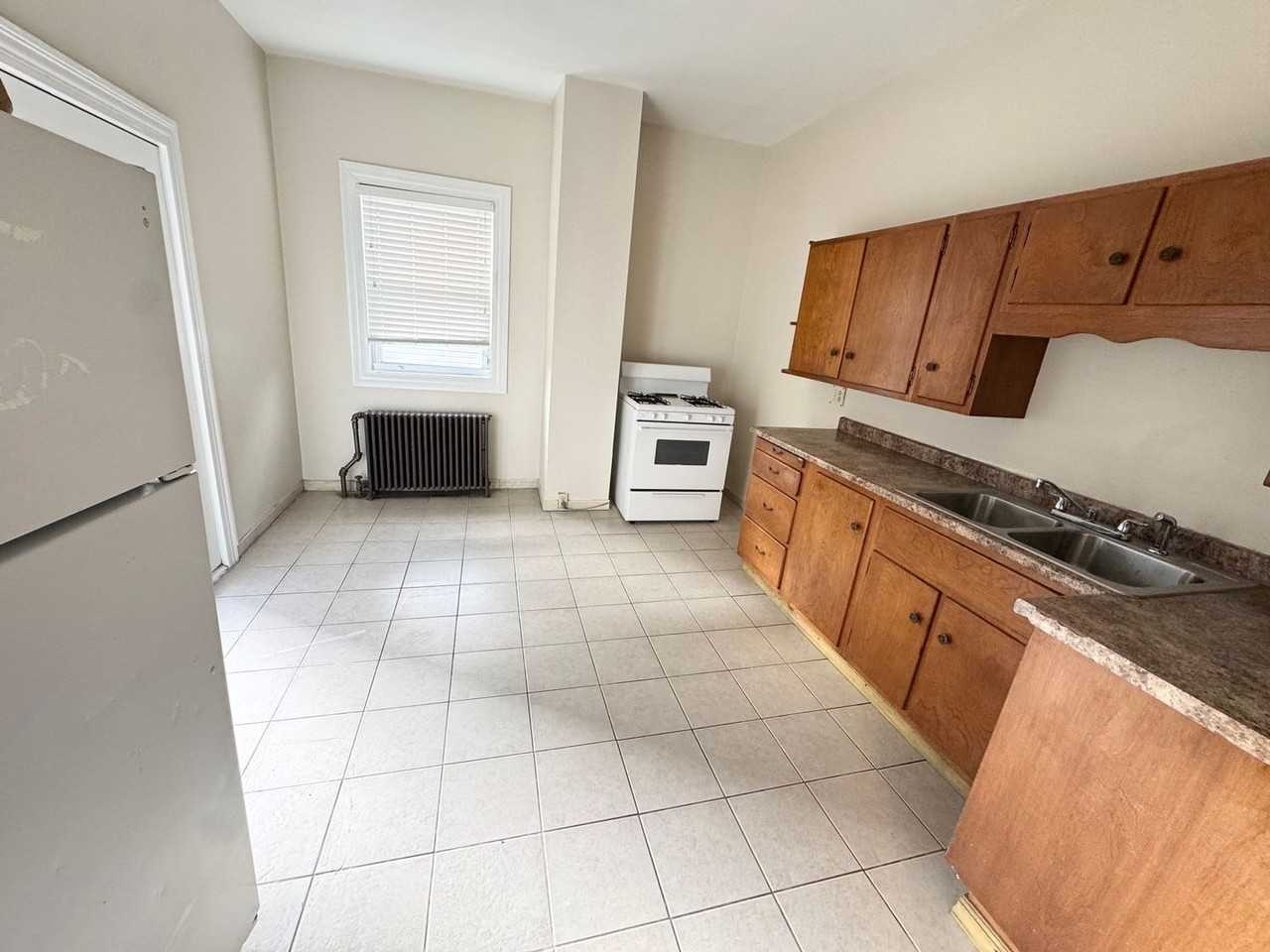 4058 Howley Street - Photo 5 of 15