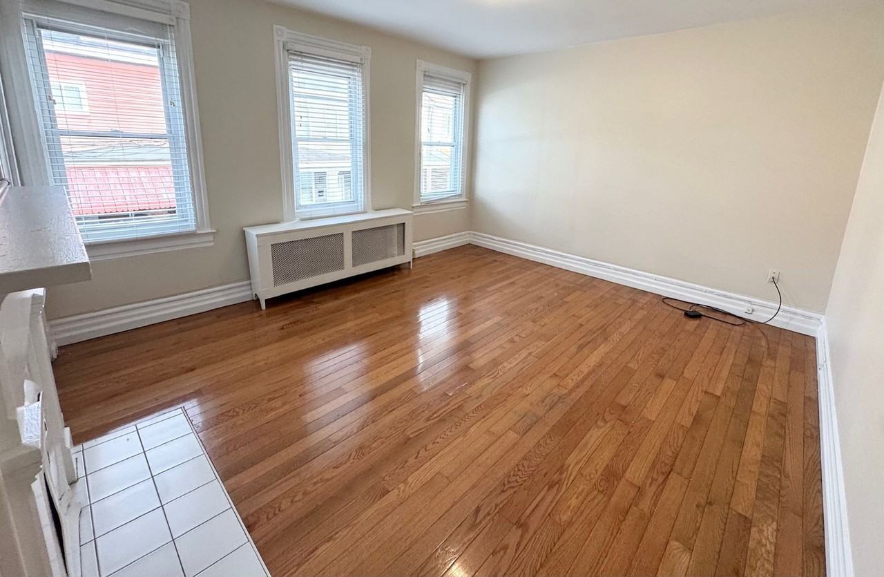 4058 Howley Street - Photo 7 of 15