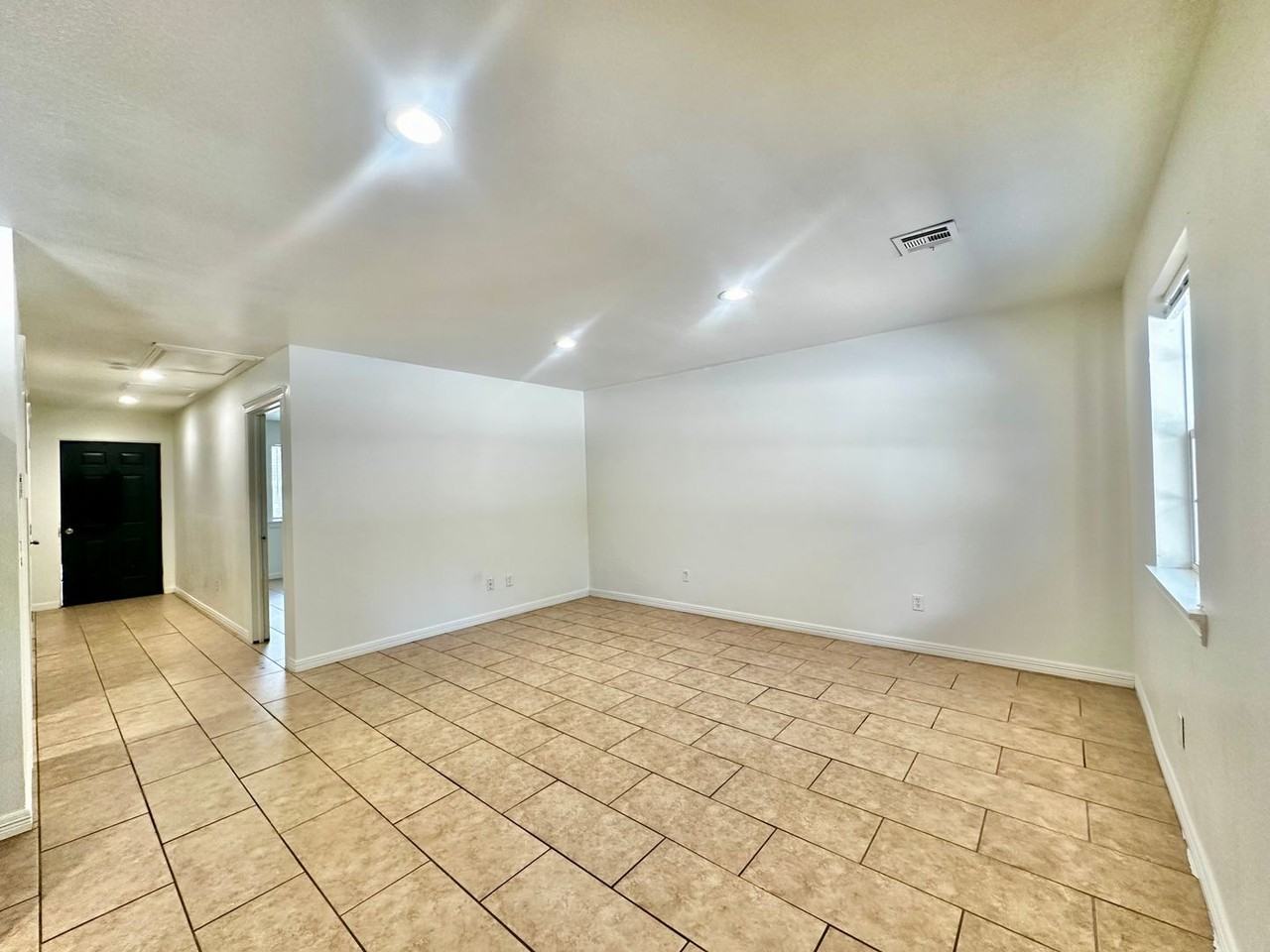 101 Stallcup Avenue - Photo 3 of 9