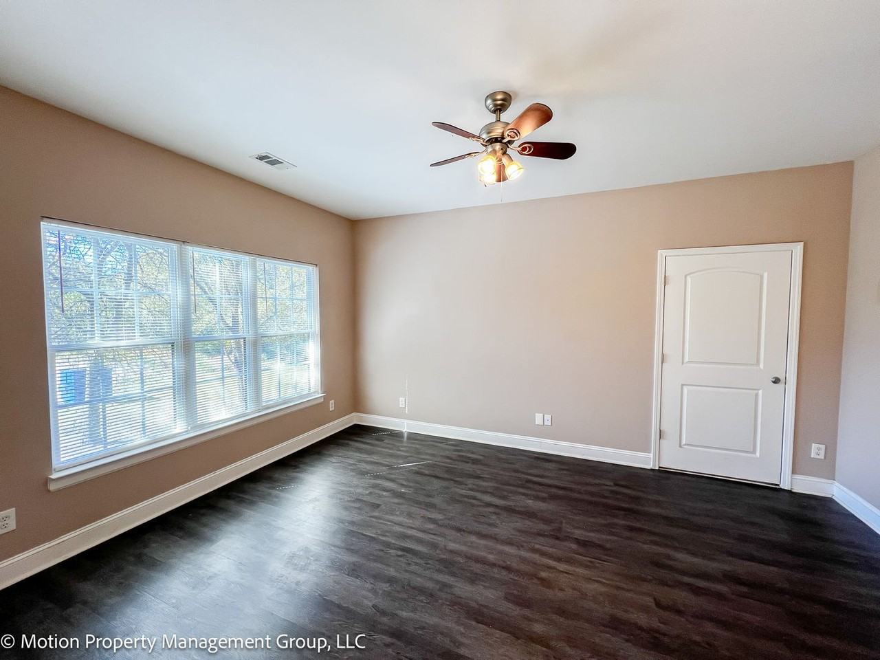 6918 Northside Dr - Photo 3 of 9