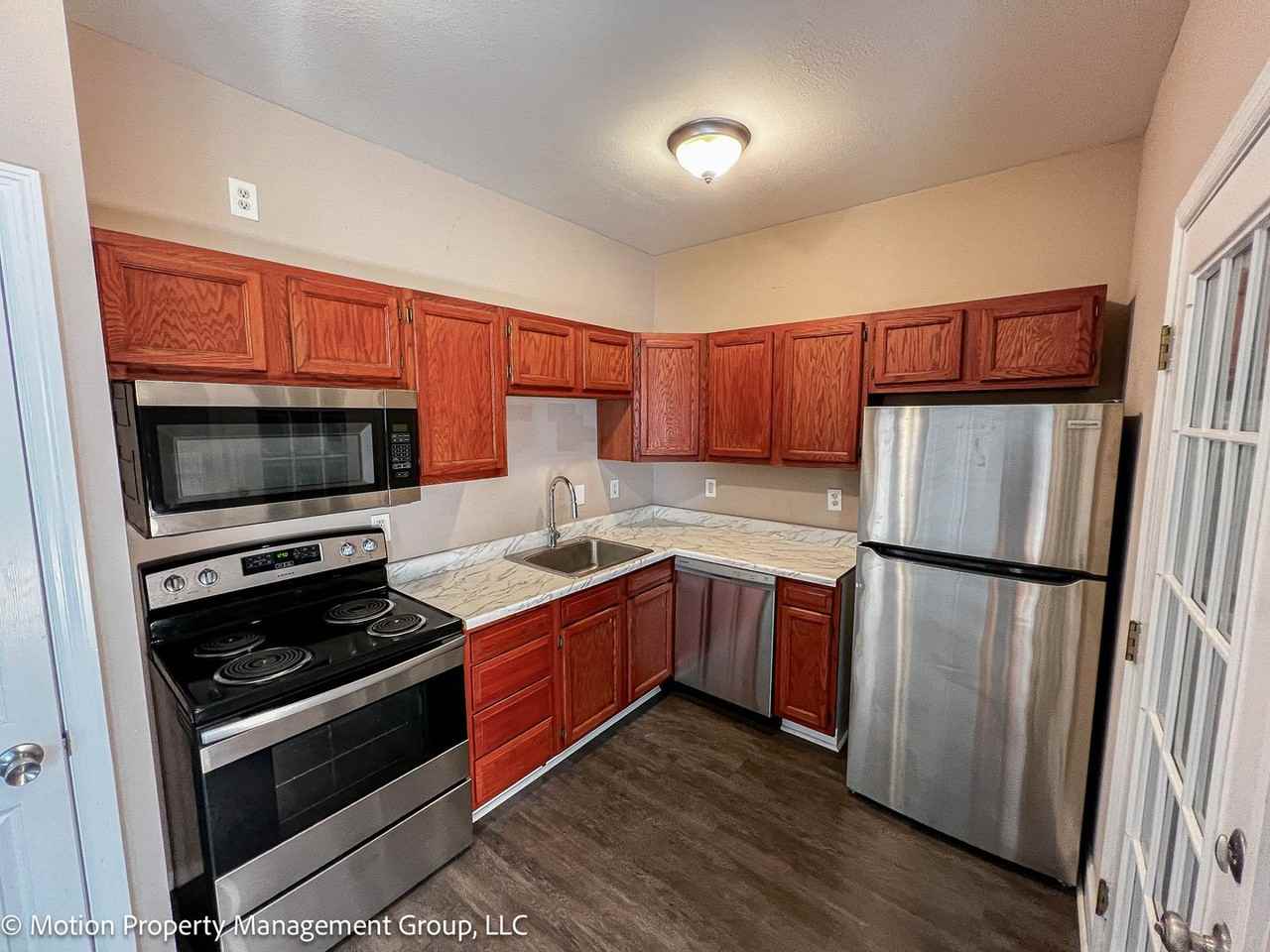 6918 Northside Dr - Photo 2 of 9