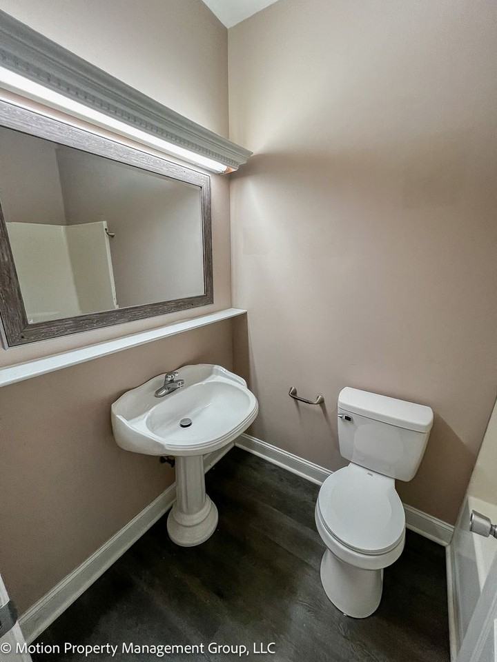 6918 Northside Dr - Photo 5 of 9