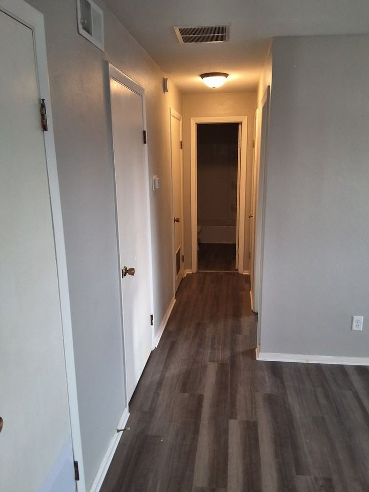 Peoria Place Apartments - Photo 4 of 10