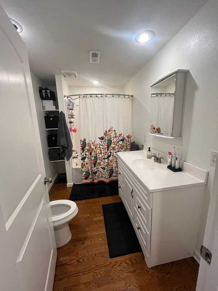 2201 Poplar St - Photo 2 of 44