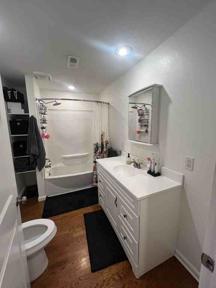 2201 Poplar St - Photo 4 of 44