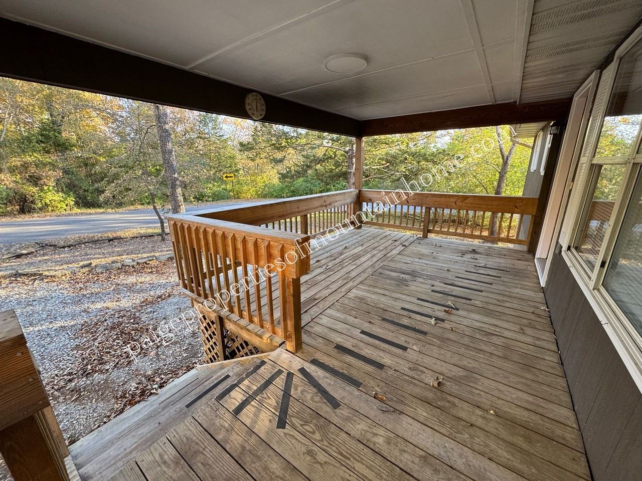 1501 Carolyn Dr - Photo 3 of 18