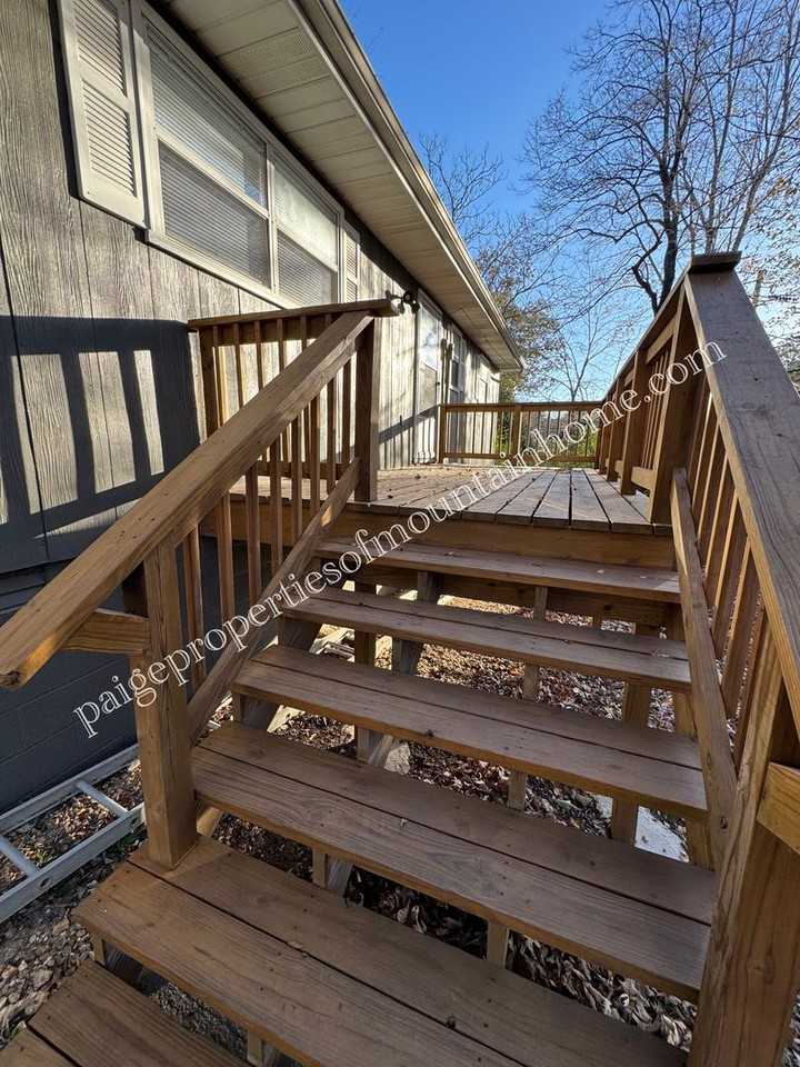 1501 Carolyn Dr - Photo 4 of 18