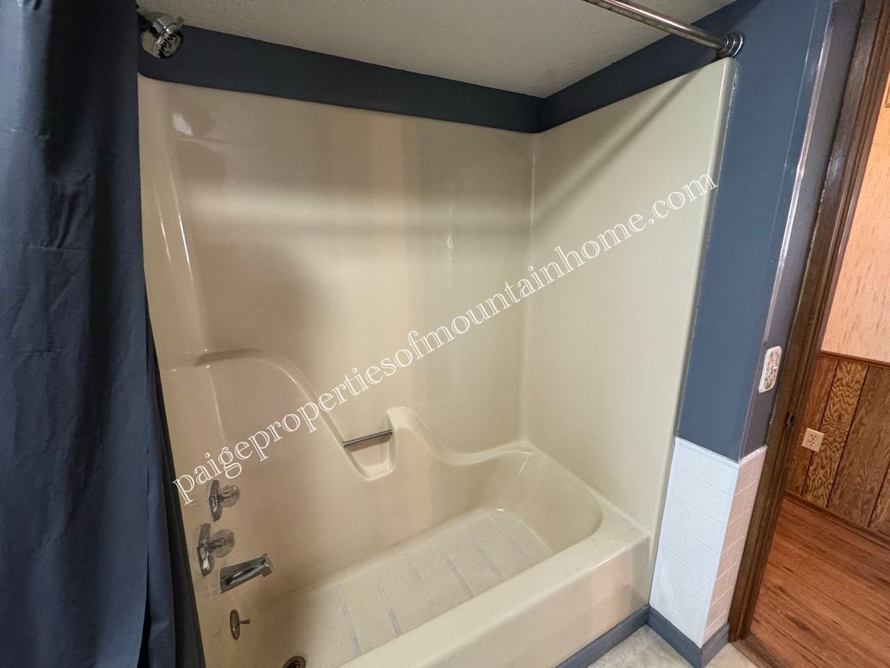 1501 Carolyn Dr - Photo 5 of 18