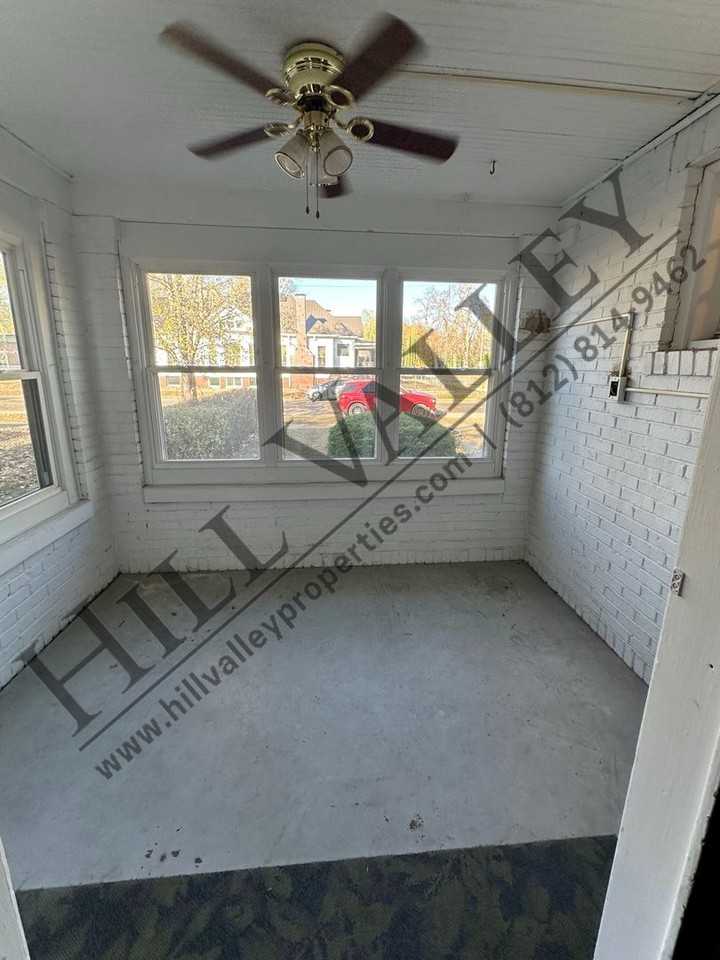 427 Washington Ave - Photo 2 of 12