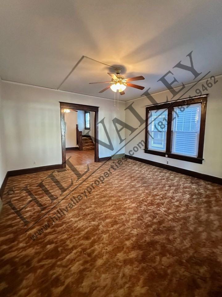 427 Washington Ave - Photo 3 of 12