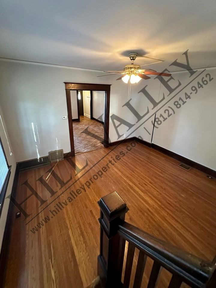 427 Washington Ave - Photo 4 of 12