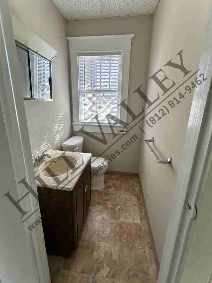 427 Washington Ave - Photo 6 of 12
