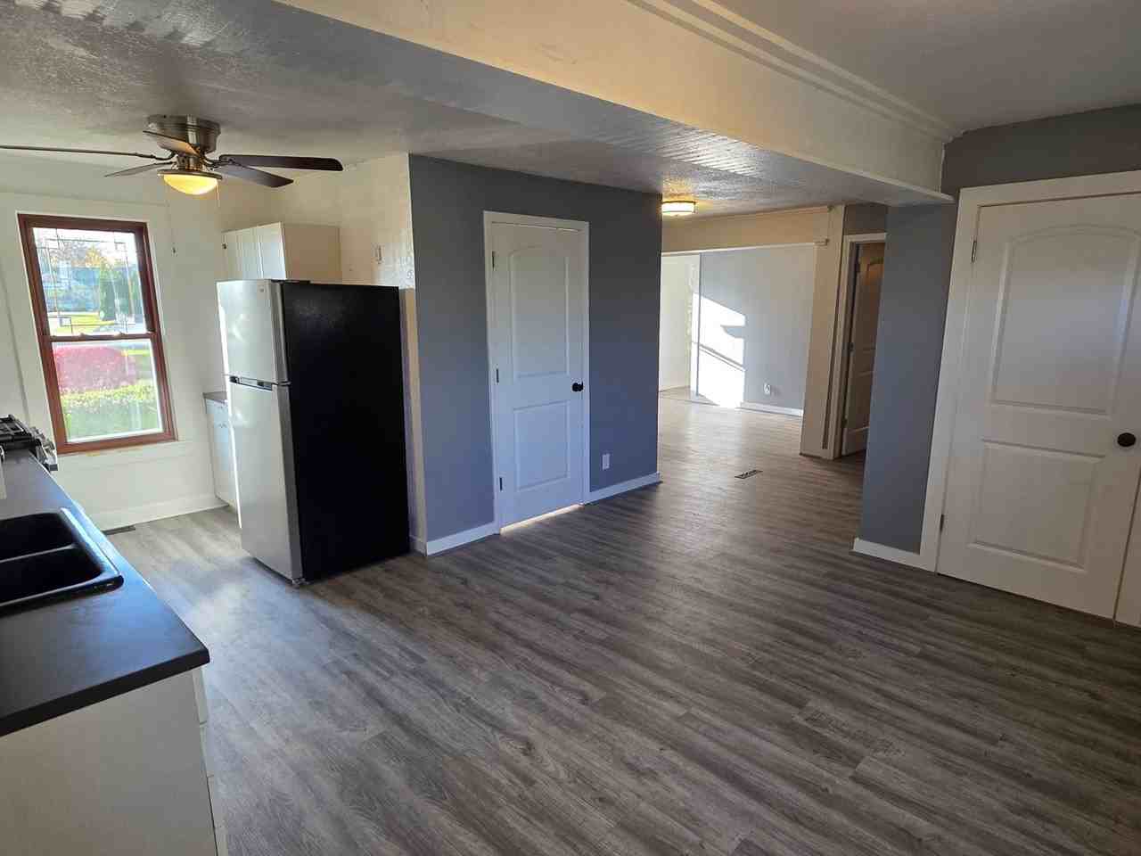 612 South Rochester Street - Photo 2 of 19