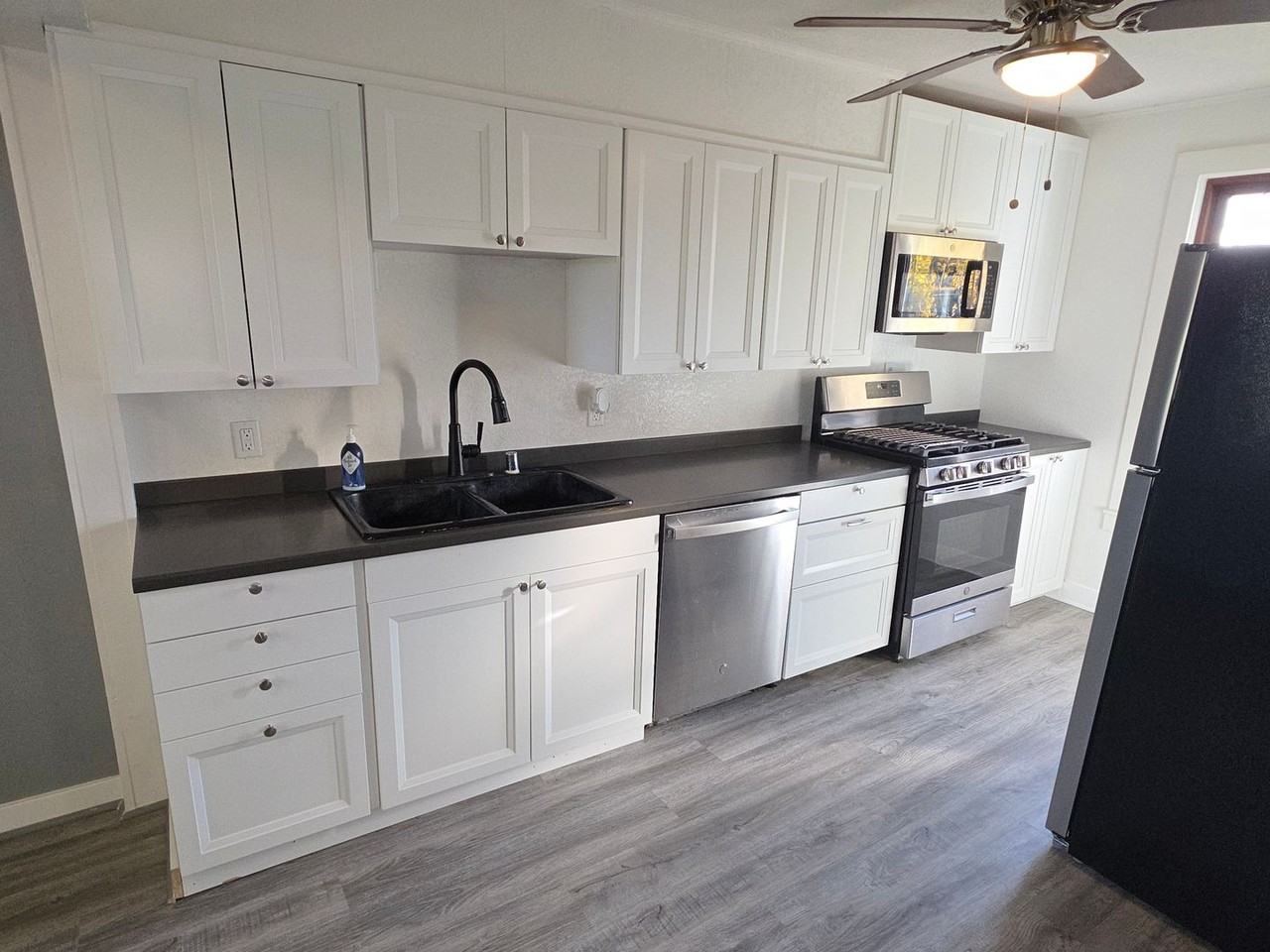 612 South Rochester Street - Photo 3 of 19