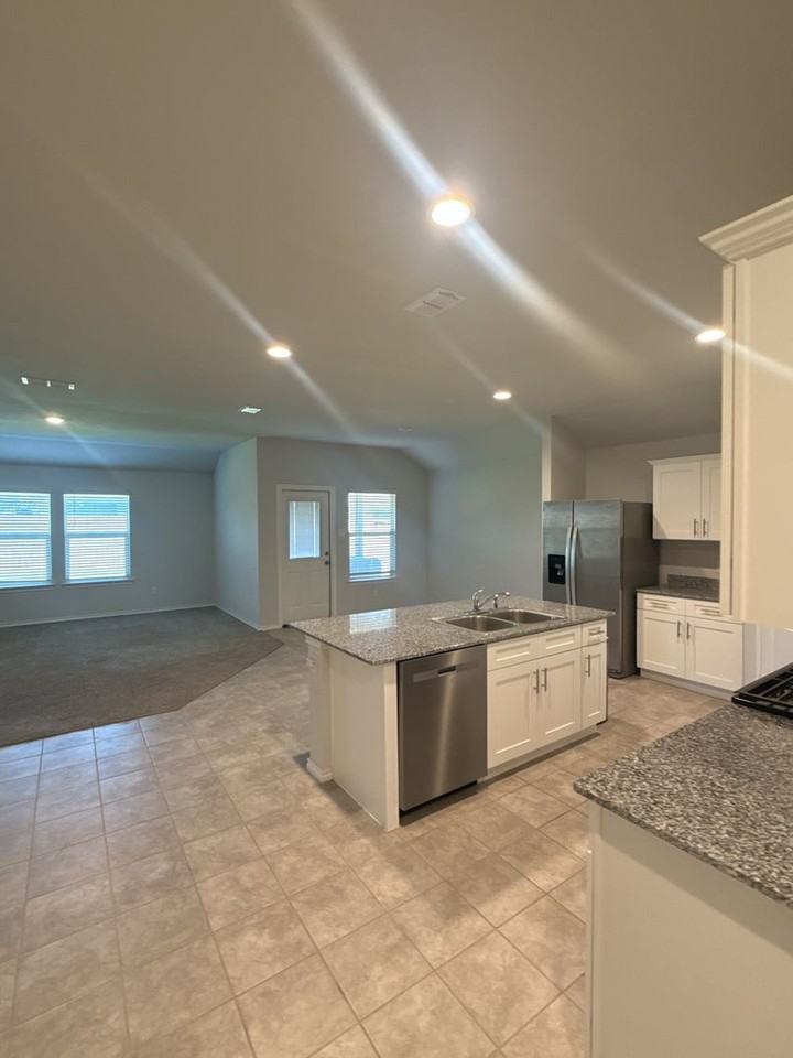 549 Bronze Cir E - Photo 4 of 13