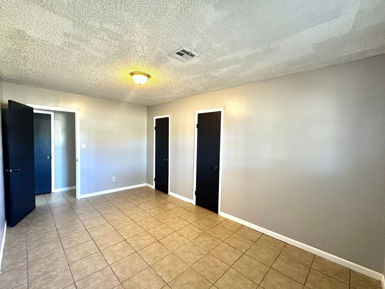 127 127 N Monroe St - Photo 5 of 8