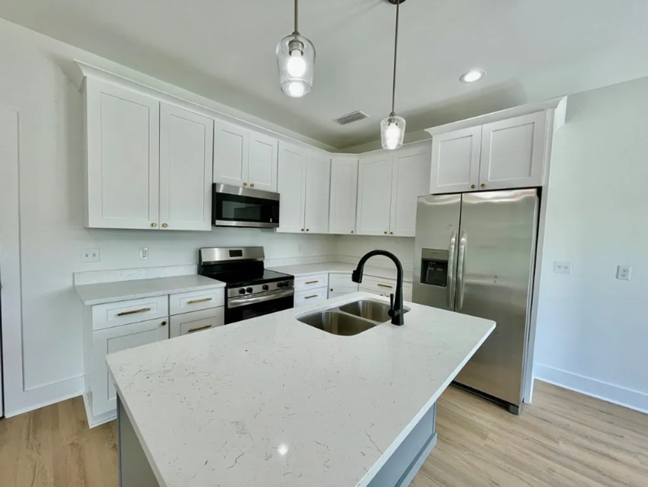 106 Jennie Dr - Photo 6 of 11