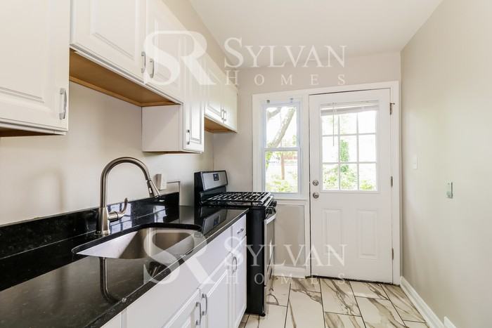 1703 Weston Ave - Photo 6 of 15