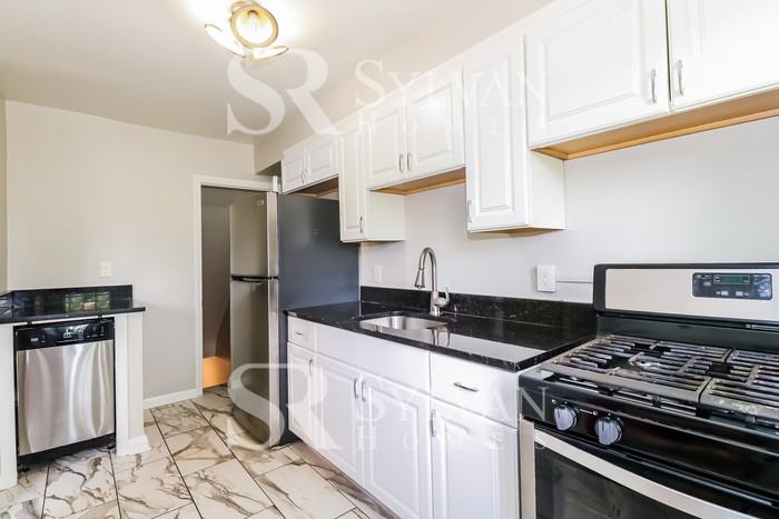 1703 Weston Ave - Photo 7 of 15