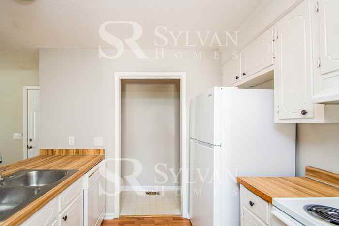 209 Branch Hill Dr - Photo 7 of 15