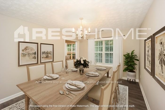 8290 Parkwood Pl - Photo 5 of 14