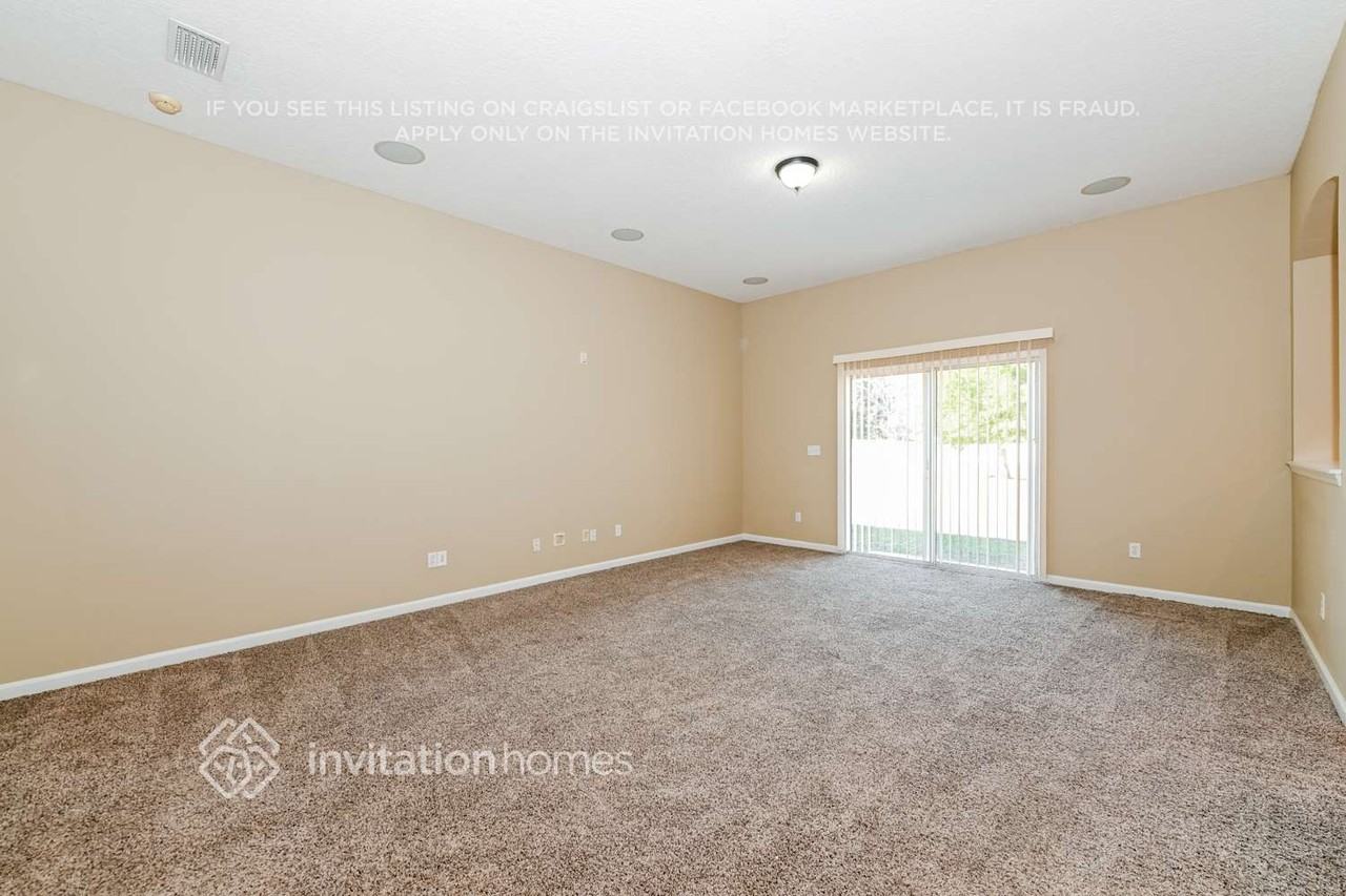 9098 Gloucestershire Ct - Photo 3 of 17