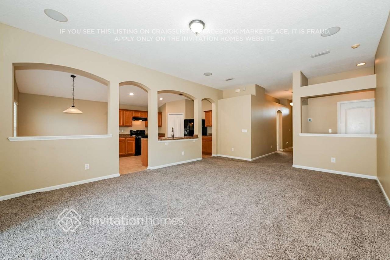 9098 Gloucestershire Ct - Photo 5 of 17