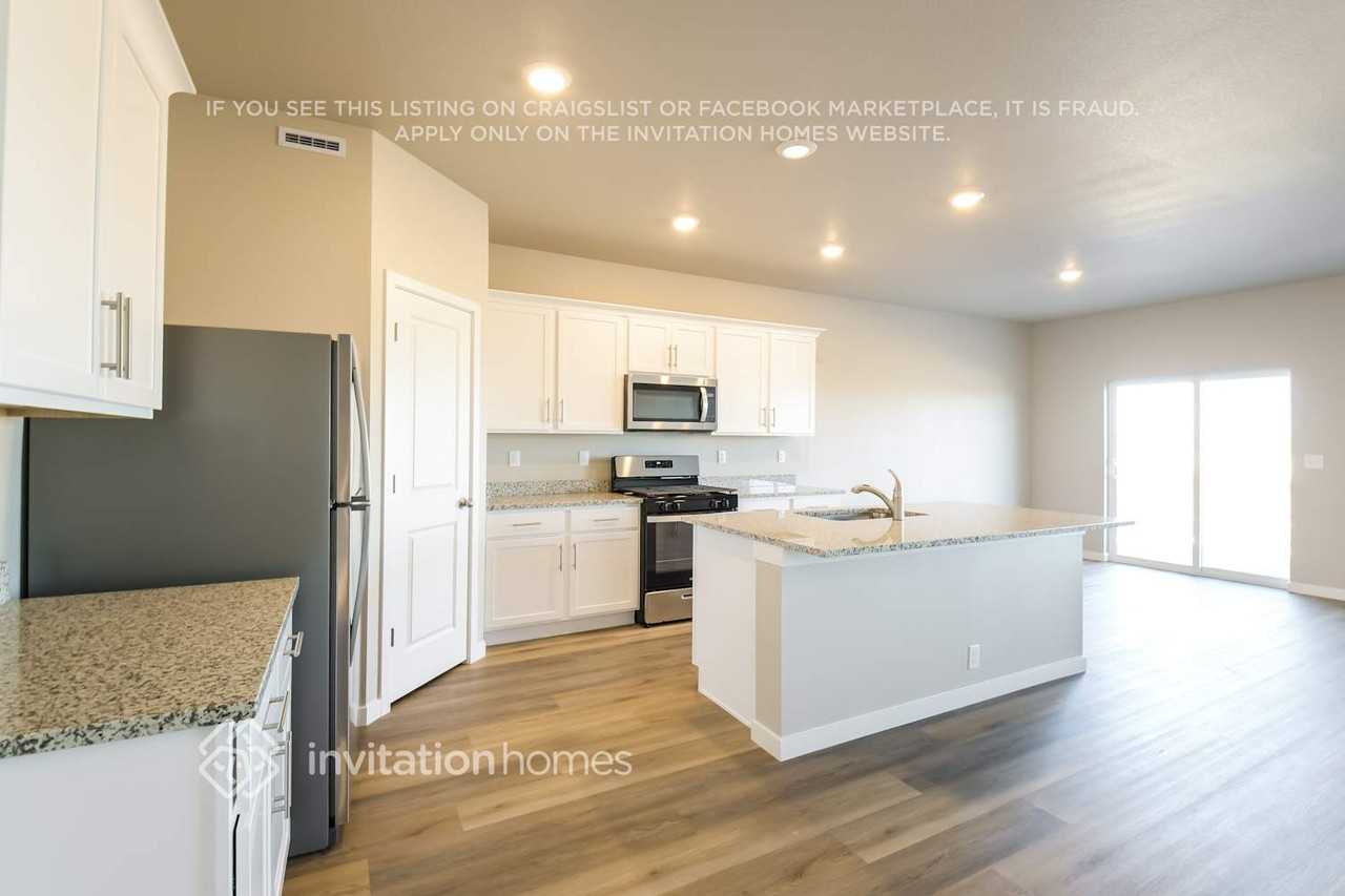 972 Cascade Falls Street - Photo 7 of 18