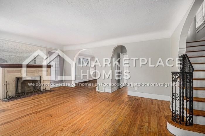 13605 Griggs St - Photo 5 of 16