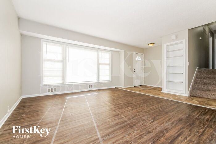 9404 White Avenue - Photo 2 of 16
