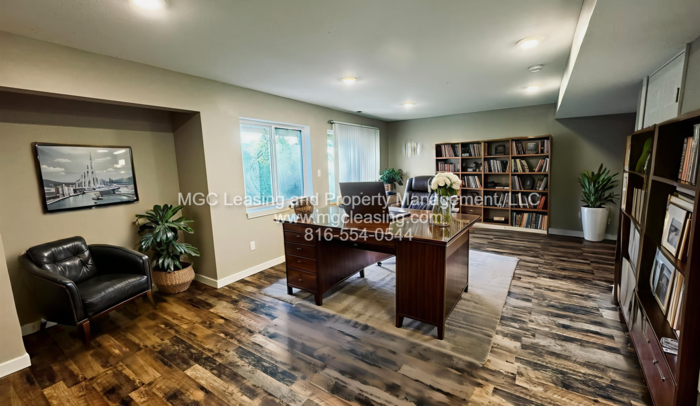 9467 North Baltimore Avenue - Photo 3 of 29