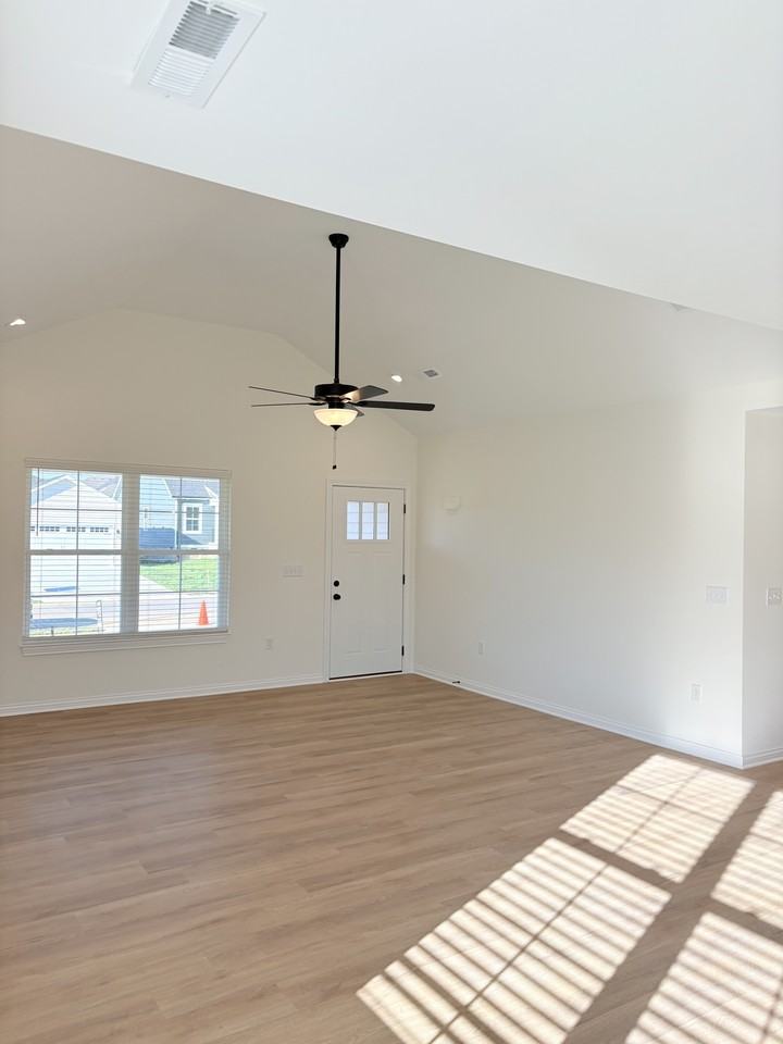 1307 Helmsdale Ave #NA - Photo 2 of 16