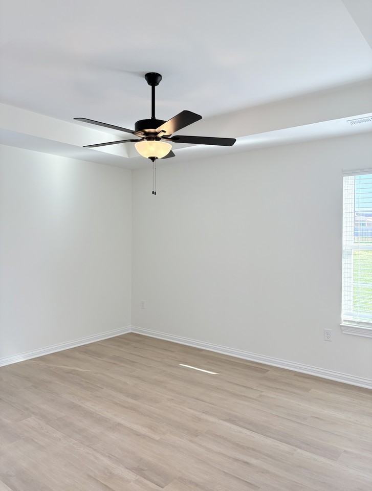 1307 Helmsdale Ave #NA - Photo 6 of 16